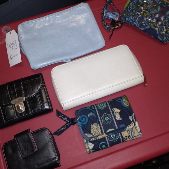 Wallets - Picture 3 of 4